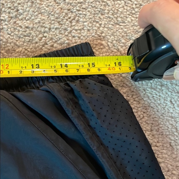 Under Armour black Fly-By 3” shorts - Picture 5 of 7